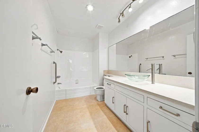 420 S Madison Avenue #204 photo 26