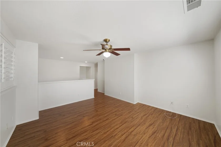 38090 Sherwood Street photo 21