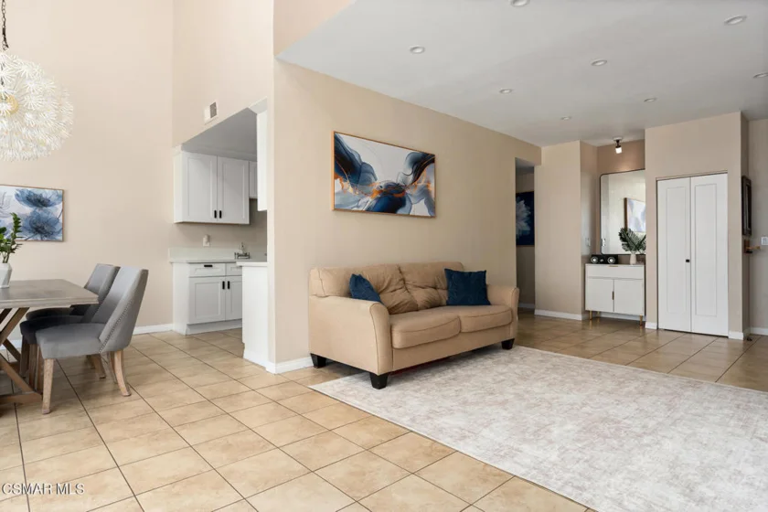 13331 Moorpark Street #328 photo 12
