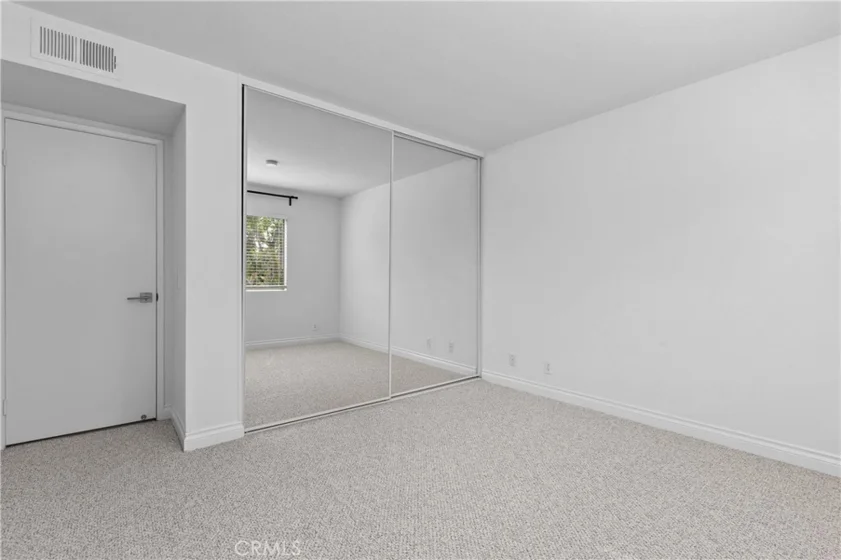 372 Villa Point Drive photo 32