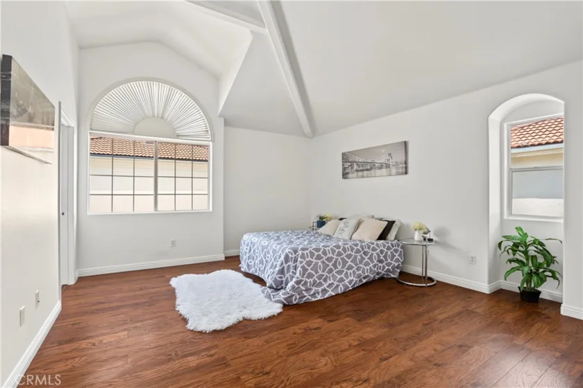 18334 Keswick Street photo 27