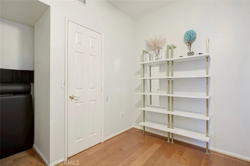 11124 Burbank Boulevard #101 photo 35