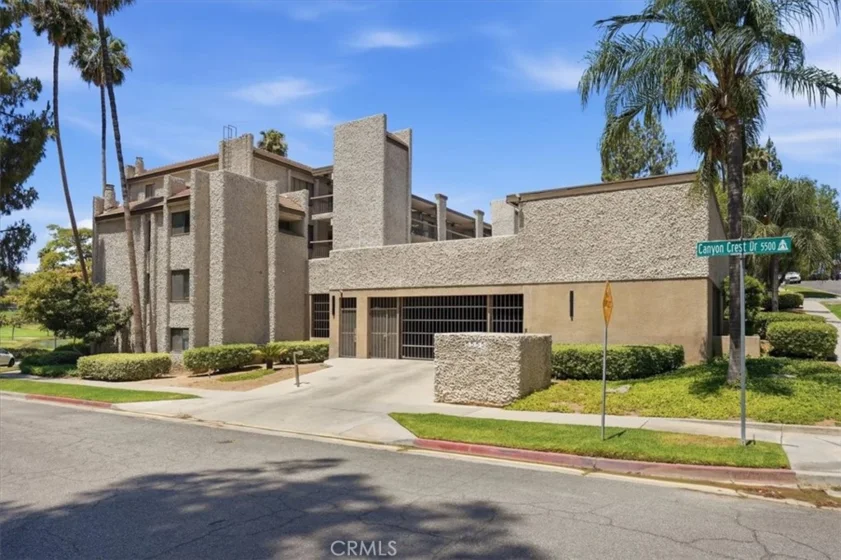 5555 Canyon Crest #2F photo 3