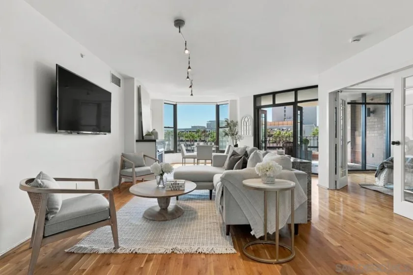 500 W Harbor Drive #504 photo 2