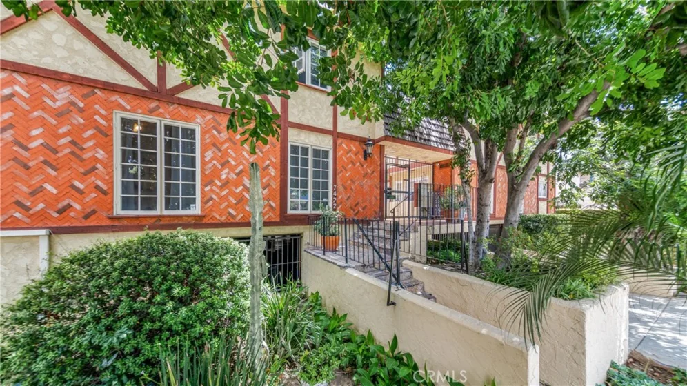7422 Hazeltine photo 28