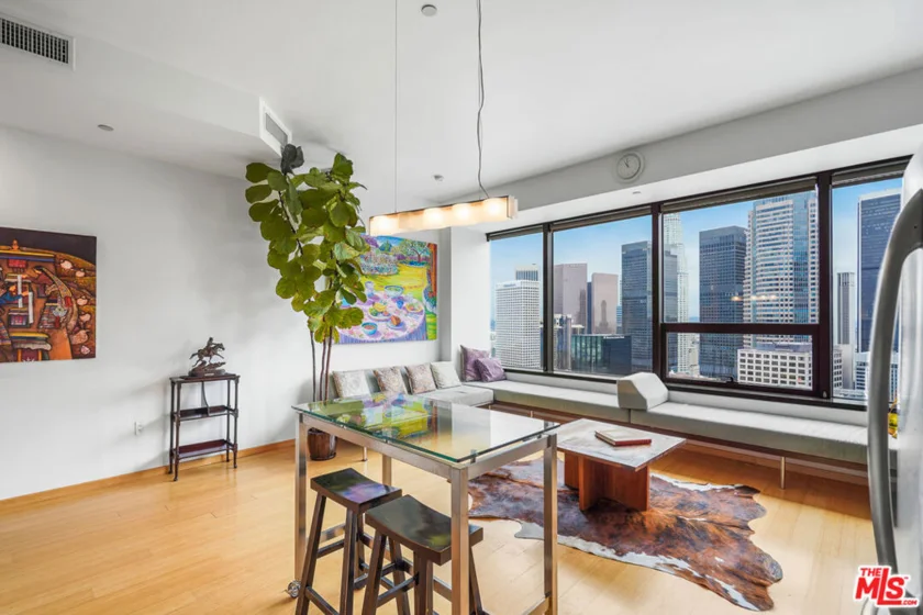 1100 Wilshire Boulevard #2610 photo 2