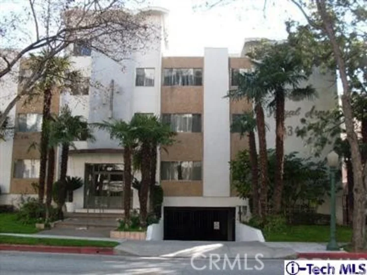 344 N Maryland #304 photo 1