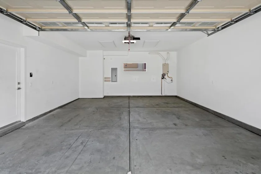 1345 Holly Avenue photo 32