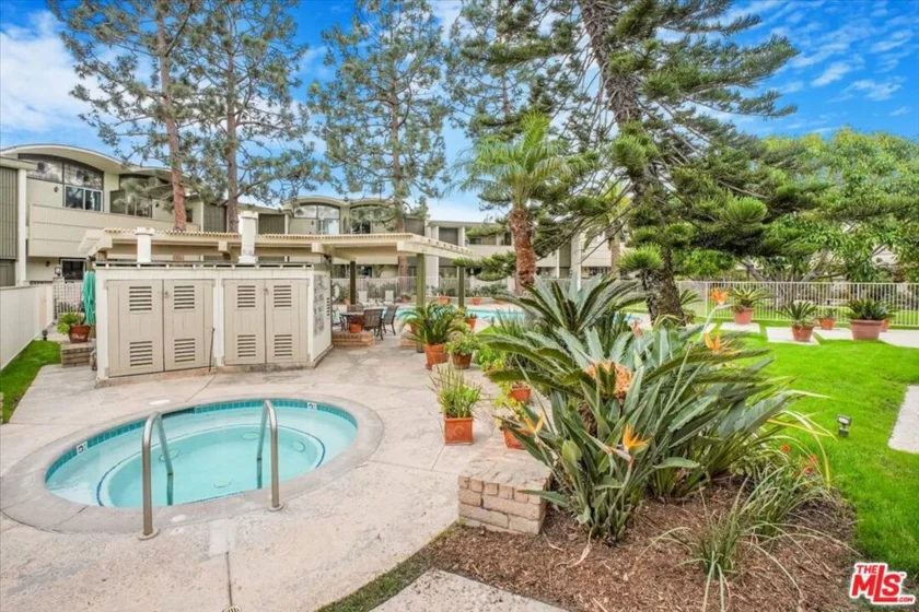 4801 La Villa Marina #D photo 1
