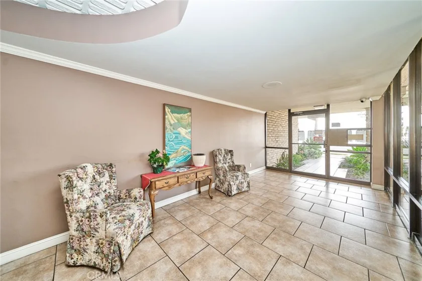 605 Redondo Avenue #203 photo 9
