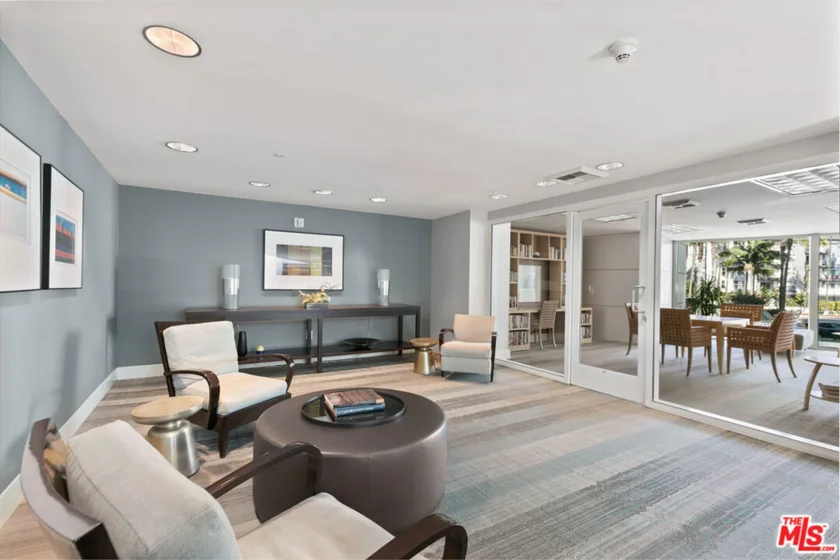 13600 Marina Pointe Drive #907 photo 29
