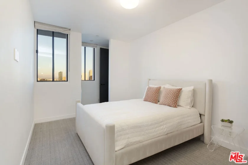 10660 Wilshire Boulevard #1207 photo 19