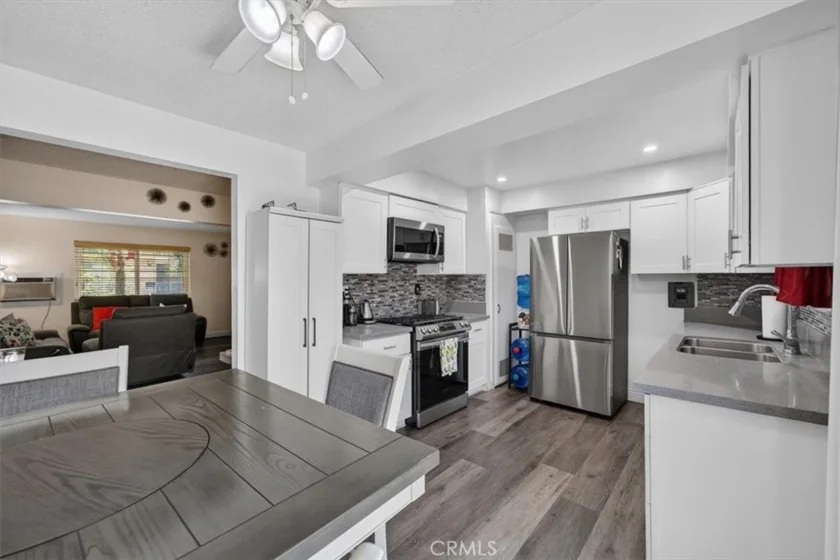 8788 Valley View #C photo 8