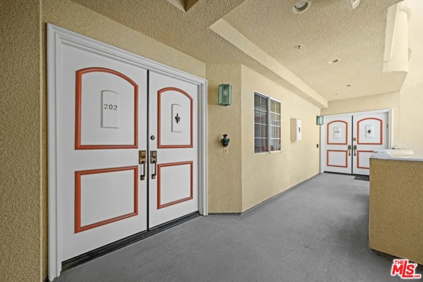 7218 Hillside Avenue #202 photo 18