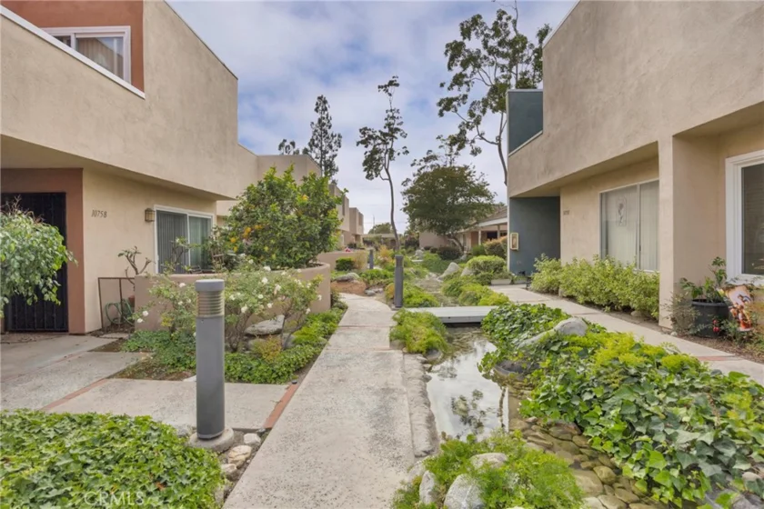 10760 Knott photo 36