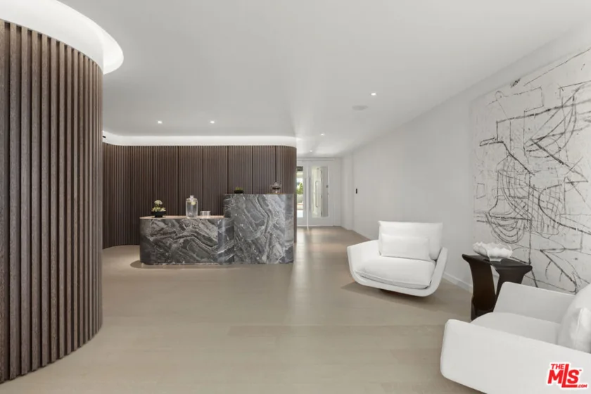 9200 Wilshire Boulevard #204W photo 13