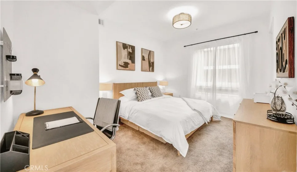 709 E Walnut Street #415 photo 4