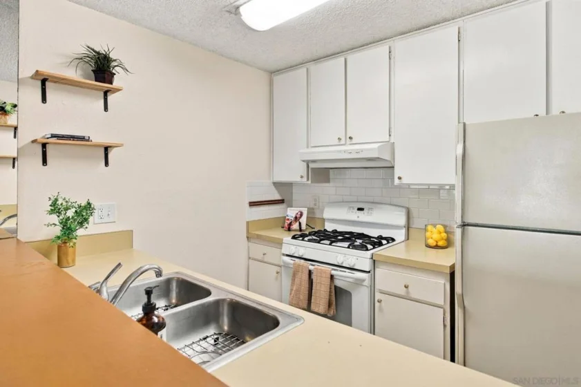 1605 S Hotel Circle #B103 photo 4