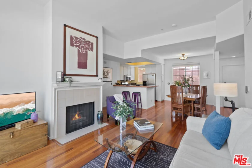 1522 S Saltair Avenue #304 photo 18