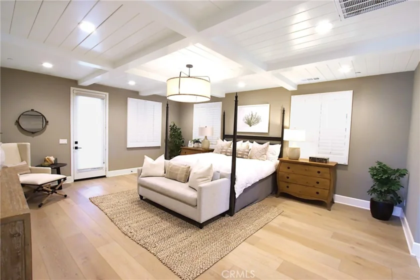 39789 Larkspur photo 8