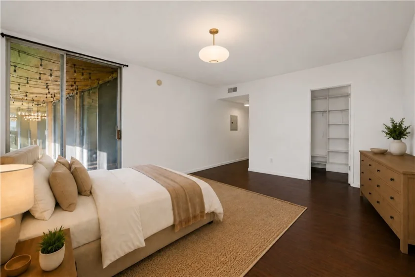 5330 Lindley #209 photo 11