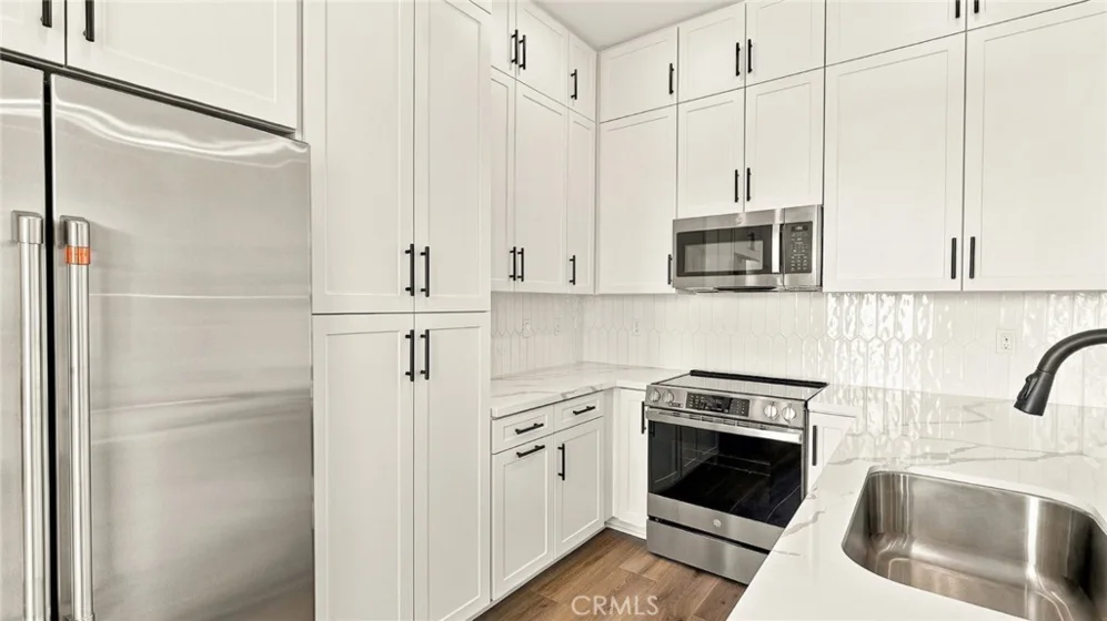 7256 Pointbreak Drive photo 10