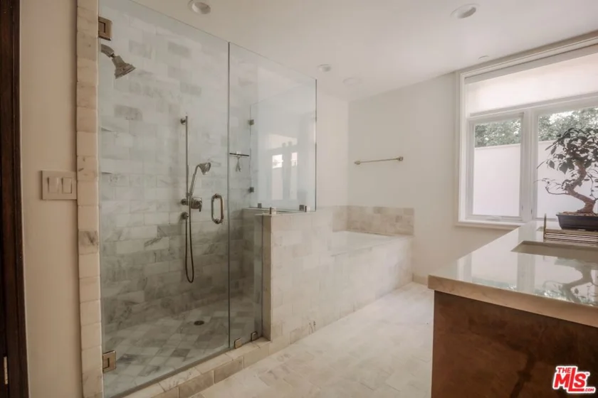 447 N Doheny Drive #104 photo 12