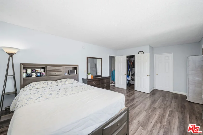 8800 Cedros Avenue #212 photo 15