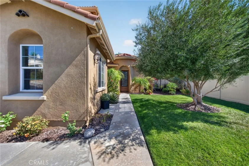 42111 Majestic Court photo 4