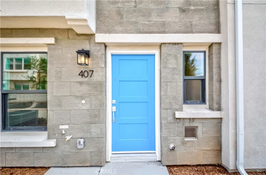 407 S Reaghan Lane photo 1