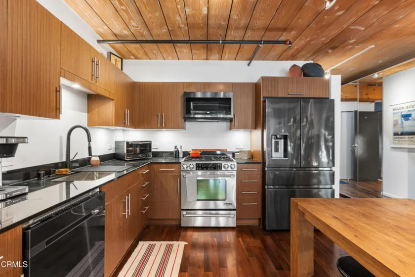 530 S Hewitt Street #244 photo 5