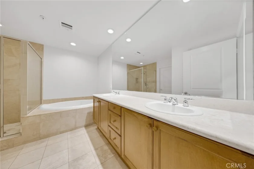 128 N Oak Knoll #111 photo 45