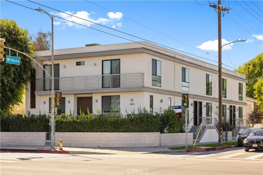 4485 Hazeltine Avenue #1 photo 2