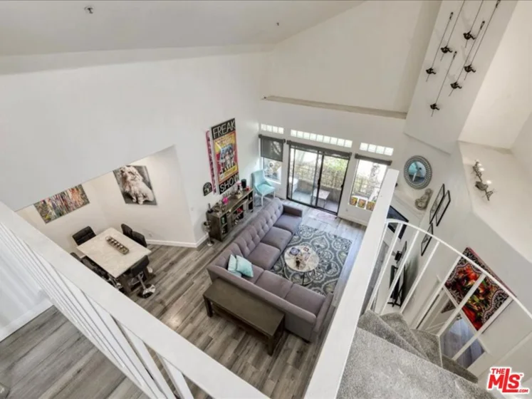 4477 Woodman Avenue #304 photo 3