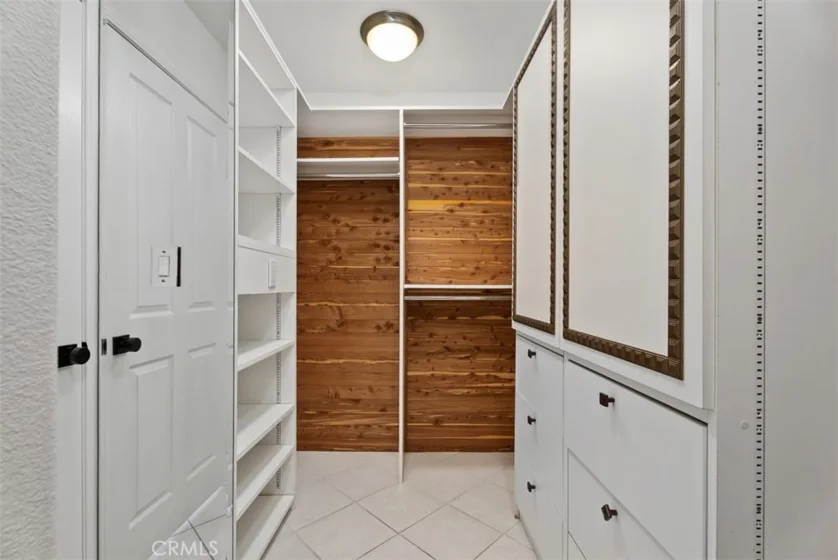 2600 Newport photo 20