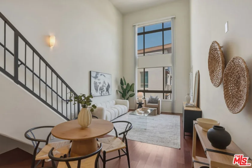 100 S Alameda Street #401 photo 35