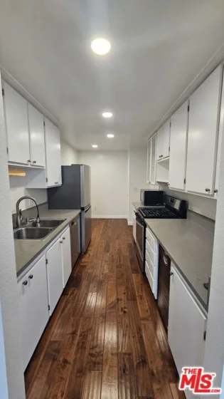 1940 N Highland Avenue #59 photo 29