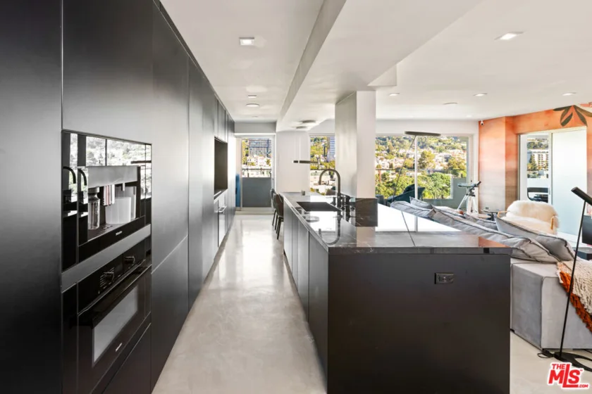 838 N Doheny Drive #1205 photo 2
