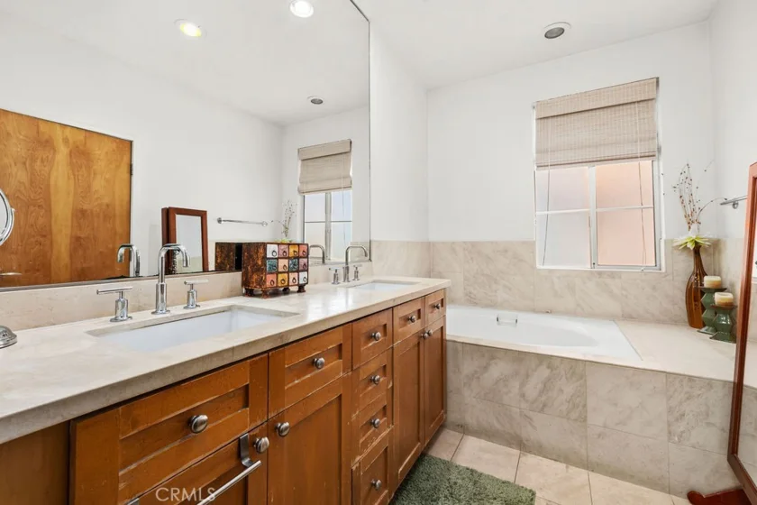 5300 Playa Vista Drive #5 photo 22