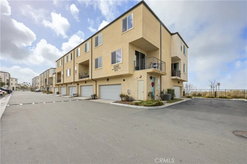 5240 Beachfront Cove #89 photo 2