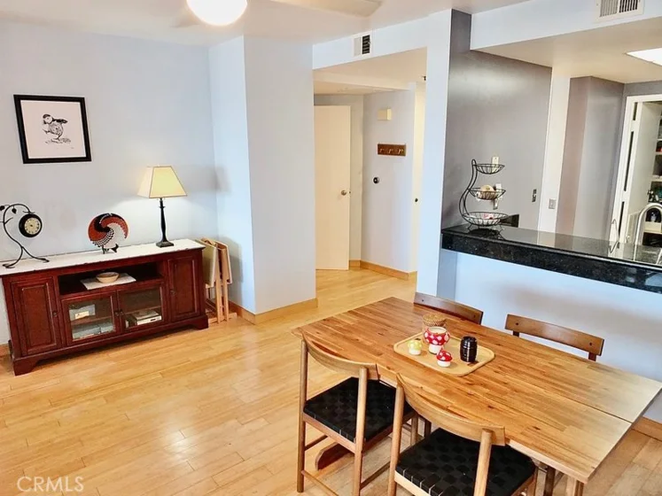 525 E Seaside Way 1007 photo 16