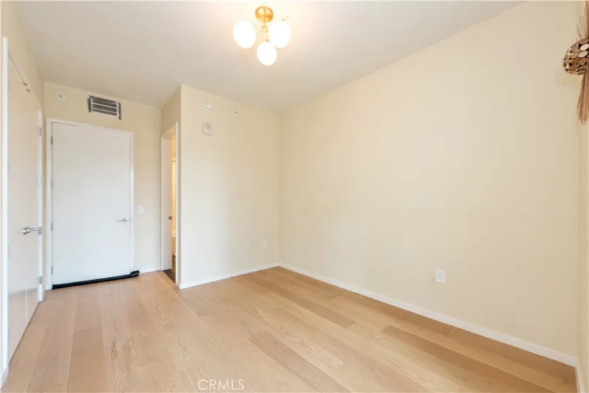 889 Francisco #1911 photo 9