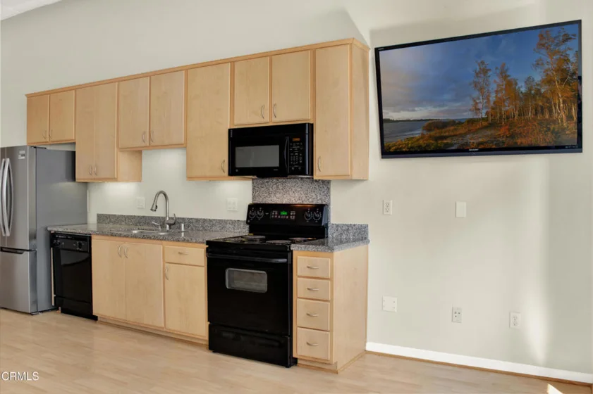 175 S Lake Avenue #406 photo 12