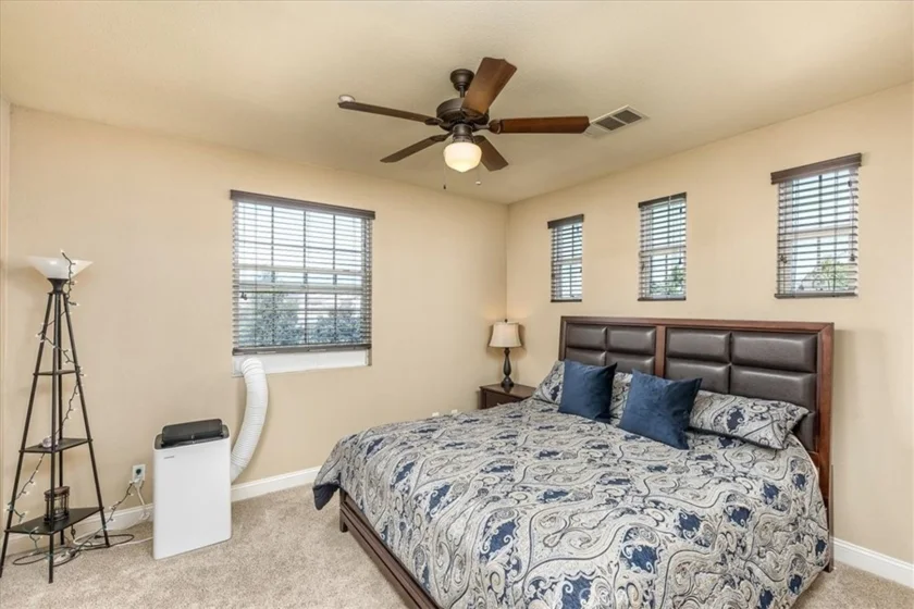44972 Bellflower photo 5