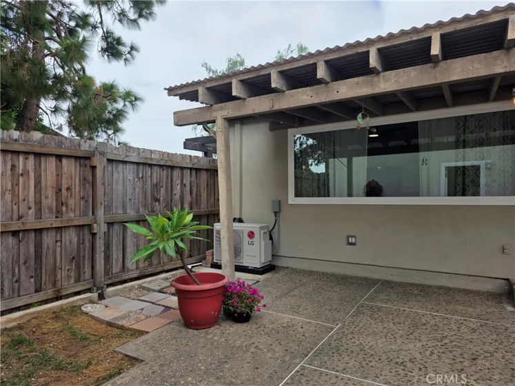 11043 Sherman Way photo 11