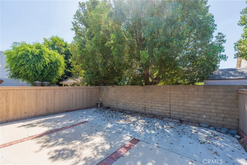 970 S Laurelwood photo 31