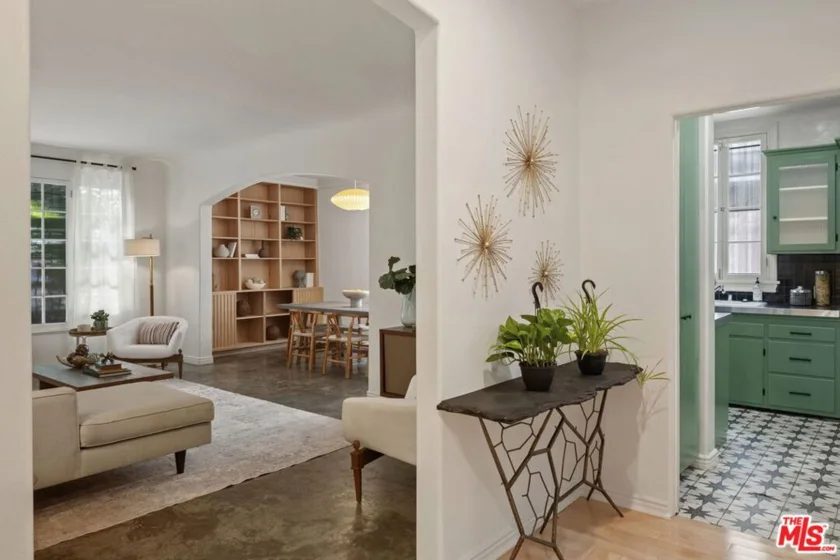 1345 N Hayworth Avenue #2 photo 3