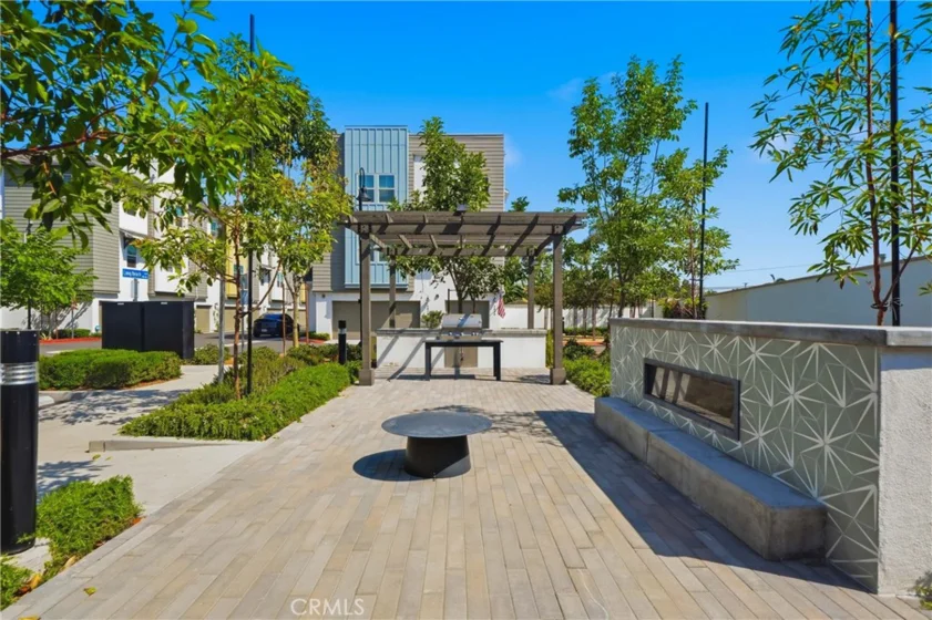 4810 Long Beach photo 37