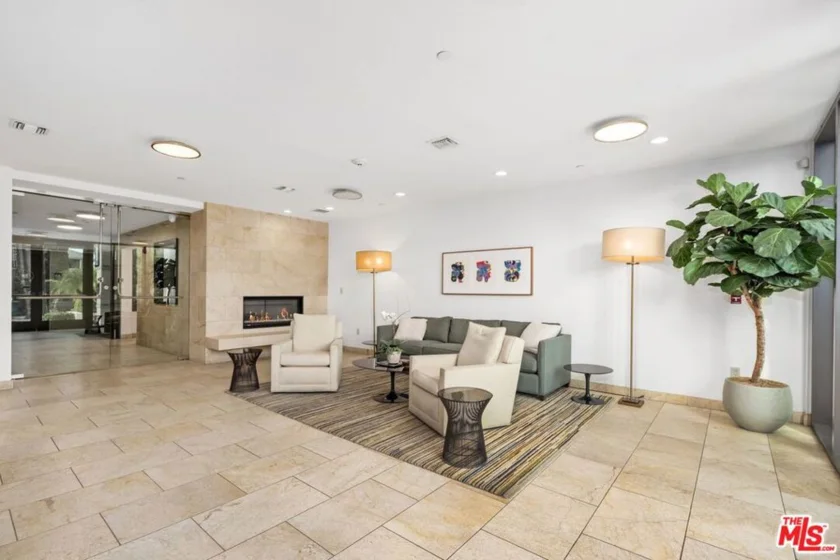 447 N Doheny Drive #102 photo 5