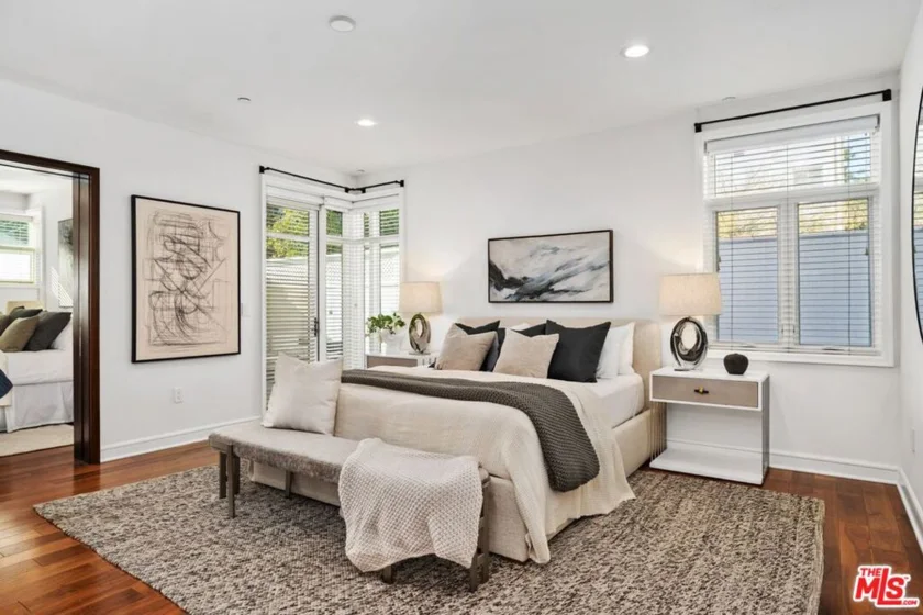 447 N Doheny Drive #102 photo 17